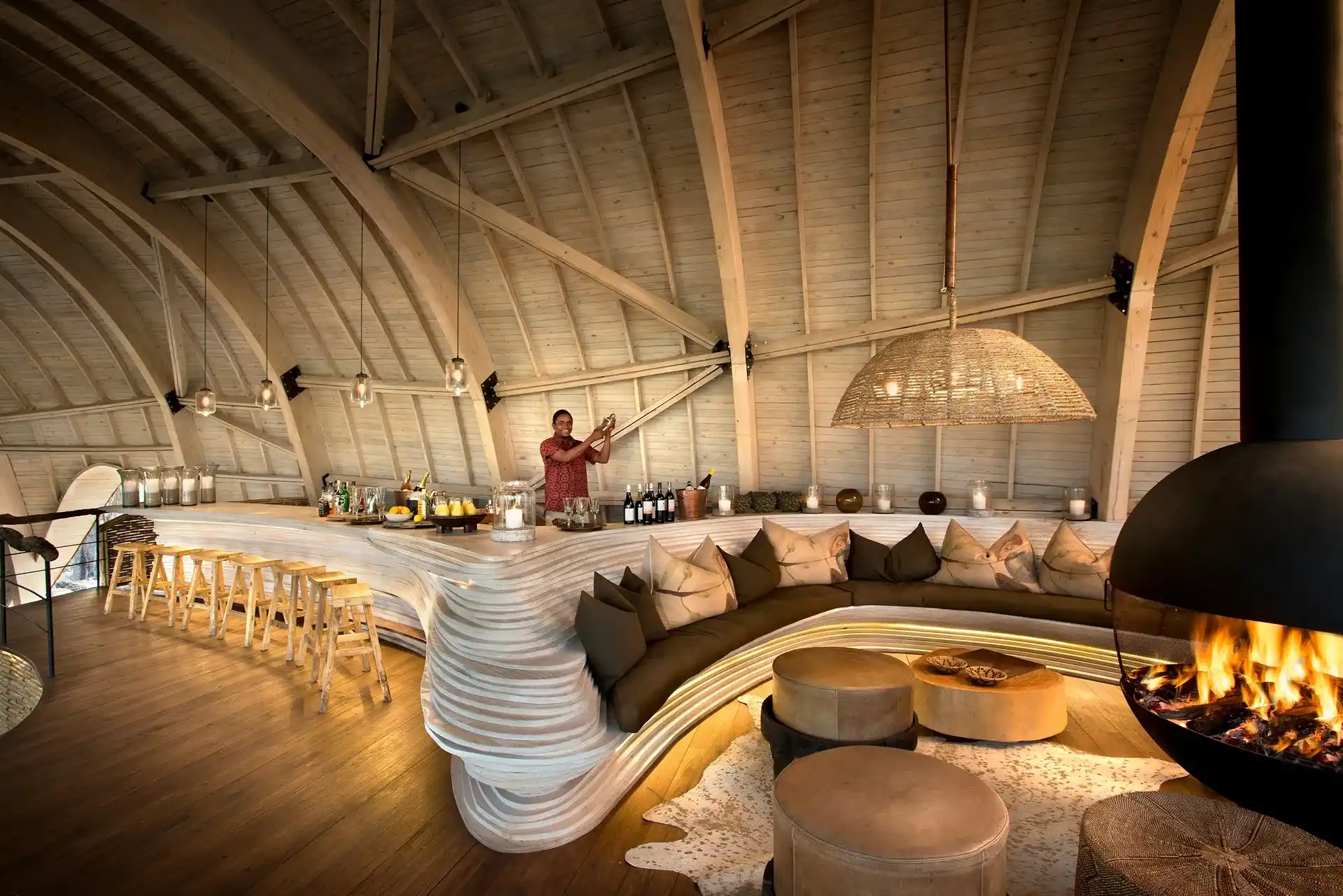 bar donde vas a poder probar diferentes bebidas y relajarte junto a la chimenea