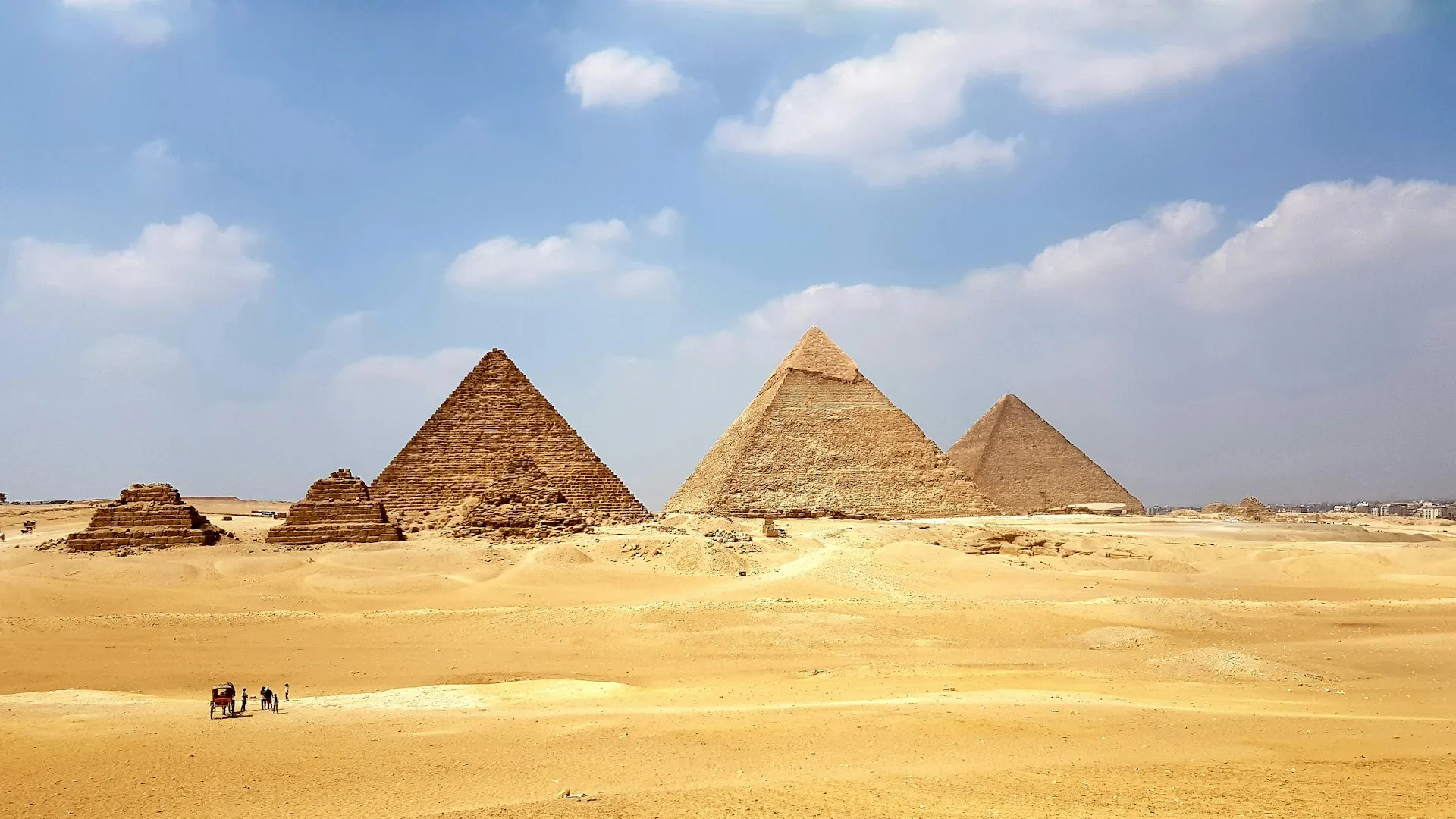 grandes pirámides en el desierto de Egipto