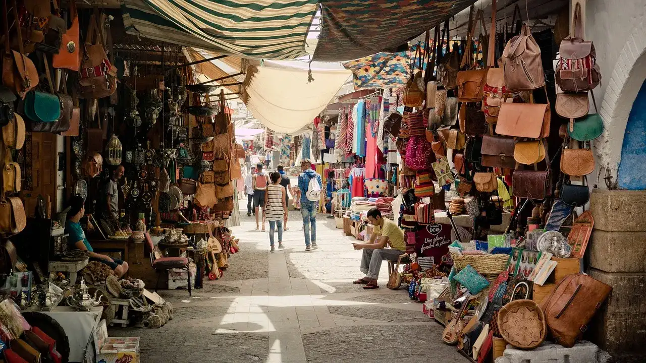 artesanías en las calles de marruecos