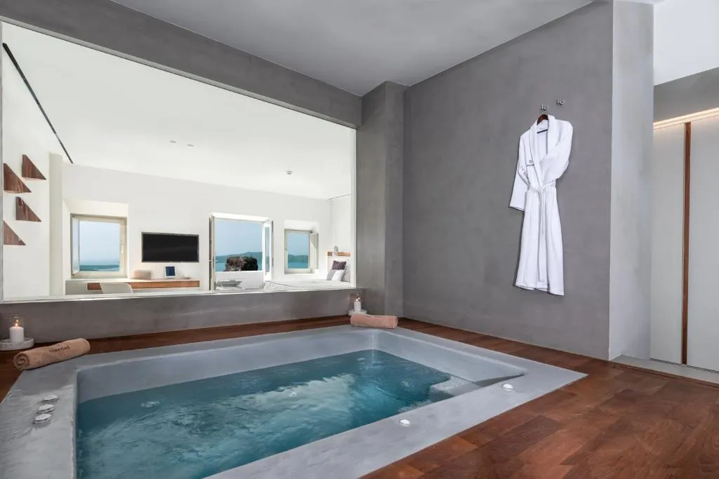 suite con piscina privada para que disfrutes de un momento tranquilo en la comodidad de tu habitación.