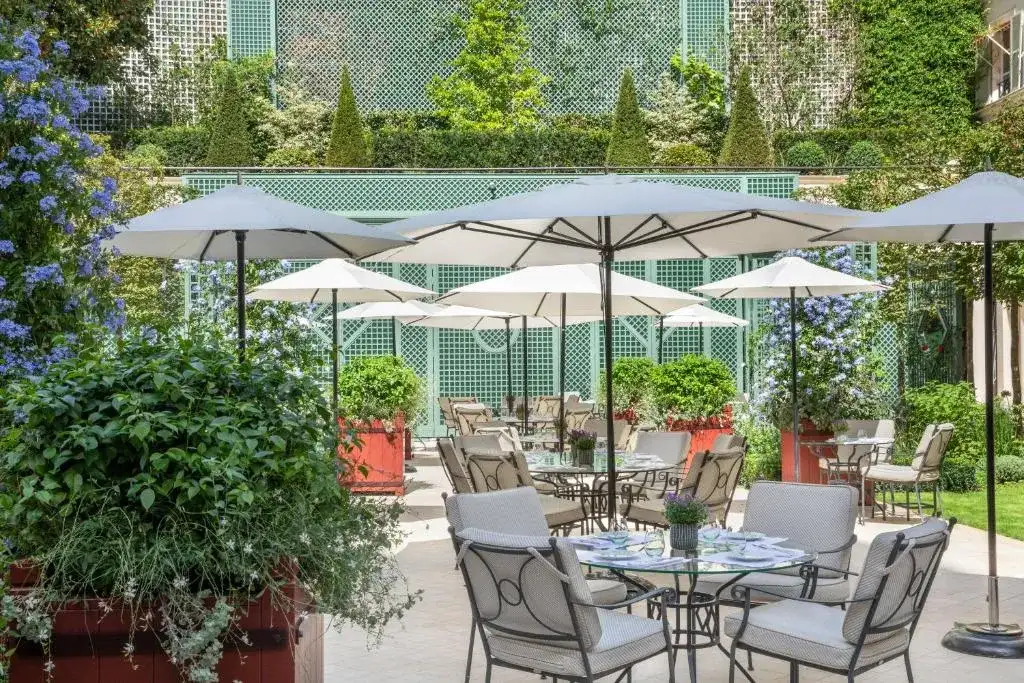 restaurante al aire libre rodeado de jardines donde deleitaras tu paladar con su gastronomía